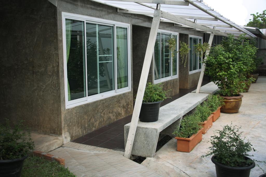 Zan Pla Nade Guesthouse Чианг Рай Екстериор снимка