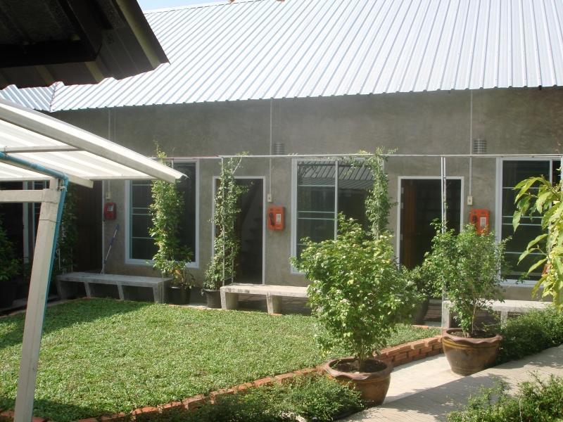 Zan Pla Nade Guesthouse Чианг Рай Екстериор снимка