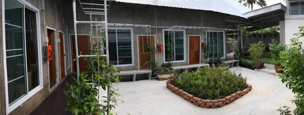 Zan Pla Nade Guesthouse Чианг Рай Екстериор снимка